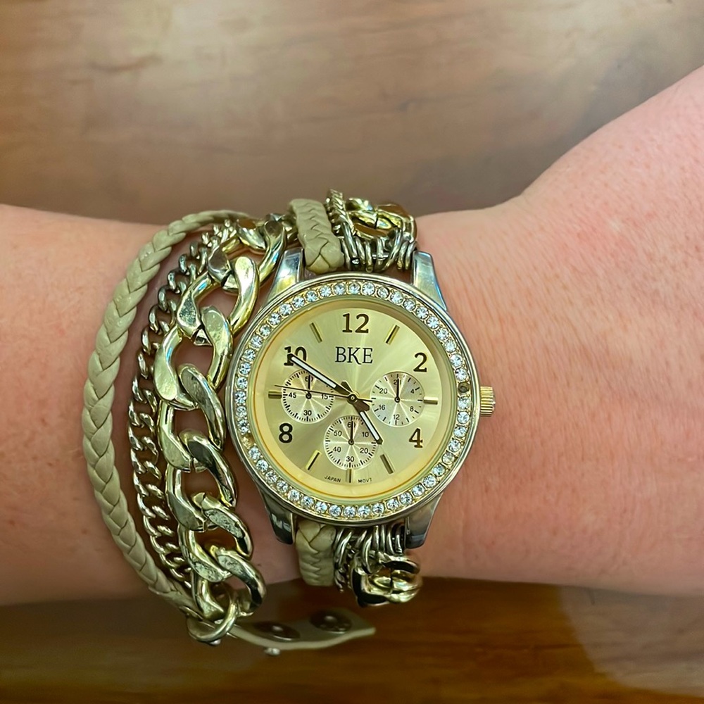Wrap-Around Watch
